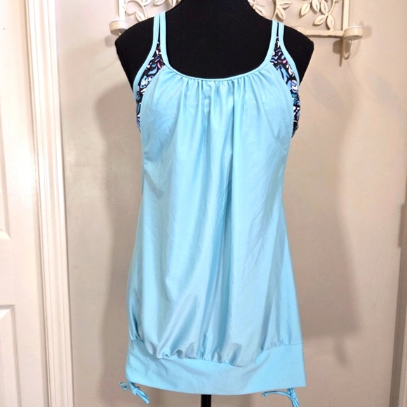 Light Blue Women's 2 piece Swim Tankini NWOT - Picture 1 of 8